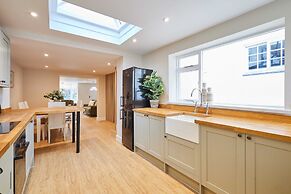 Host Stay Ginger Bread Cottage