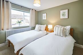 Host Stay Ginger Bread Cottage