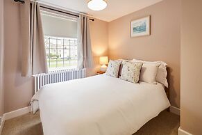 Host Stay Ginger Bread Cottage