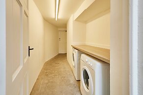 Host Stay Ginger Bread Cottage