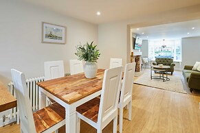 Host Stay Ginger Bread Cottage