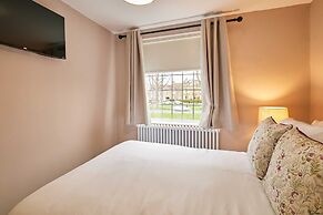 Host Stay Ginger Bread Cottage