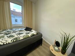 7BR Apt for 15P Near Schönbrunn