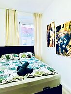 7BR Apt for 15P Near Schönbrunn