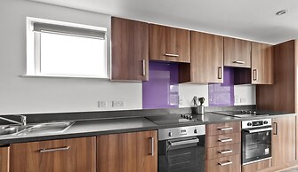 8 Bed Apartment @ Derriford Stays by Pureserviced