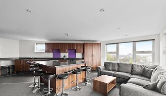 8 Bed Apartment @ Derriford Stays by Pureserviced