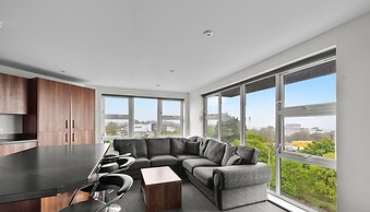 8 Bed Apartment @ Derriford Stays by Pureserviced