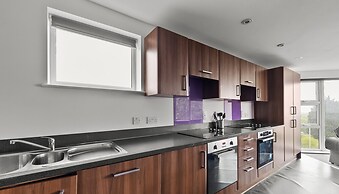 8 Bed Apartment @ Derriford Stays by Pureserviced