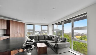 5 Bed Apartment @ Derriford Stays by Pureserviced