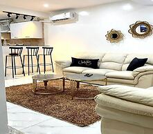 Cozy 1BR Retreat, Steps to Sand