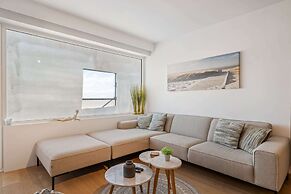 Flat by the Seaside With Stunning Ocean Views