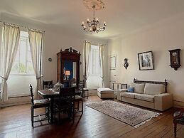 Le Château D'Estrac