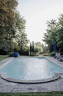 Le Château D'Estrac