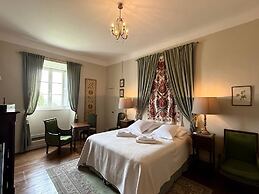 Le Château D'Estrac