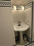 Le Château D'Estrac