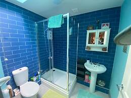 Cosy and Stylish Cottage in Thornhill