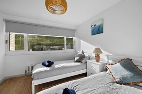 5 Mermaid Court