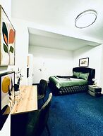 Spacious 7BR Apartment Prime Location