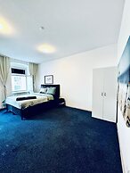 Spacious 7BR Apartment Prime Location