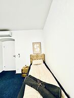 Spacious 7BR Apartment Prime Location