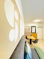 Spacious 7BR Apartment Prime Location