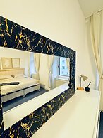 Spacious 7BR Apartment Prime Location