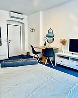 Spacious 7BR Apartment Prime Location