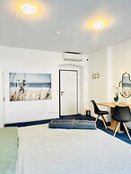 Spacious 7BR Apartment Prime Location