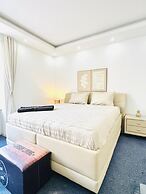 Spacious 7BR Apartment Prime Location