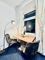 Spacious 7BR Apartment Prime Location