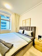 Spacious 7BR Apartment Prime Location