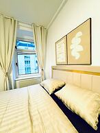 Spacious 7BR Apartment Prime Location