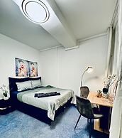 Spacious 7BR Apartment Prime Location