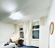 Spacious 7BR Apartment Prime Location