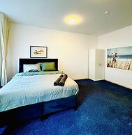 Spacious 7BR Apartment Prime Location