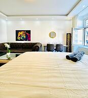 Spacious 7BR Apartment Prime Location