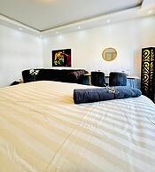 Spacious 7BR Apartment Prime Location