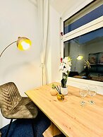 Spacious 7BR Apartment Prime Location