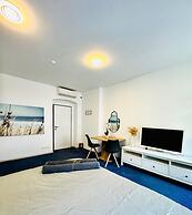 Spacious 7BR Apartment Prime Location