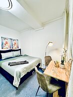 Spacious 7BR Apartment Prime Location