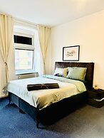 Spacious 7BR Apartment Prime Location