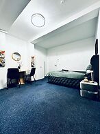 Spacious 7BR Apartment Prime Location