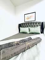 Spacious 7BR Apartment Prime Location