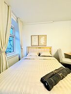 Spacious 7BR Apartment Prime Location