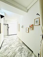 Spacious 7BR Apartment Prime Location