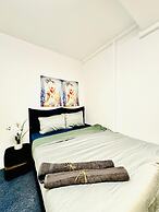 Spacious 7BR Apartment Prime Location