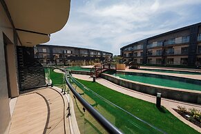 Lara Breeze Kundu Kanyon