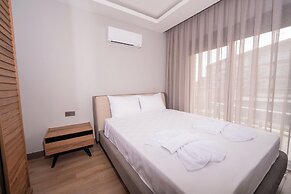 Lara Breeze Kundu Kanyon