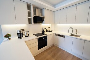 Lara Breeze Kundu Kanyon