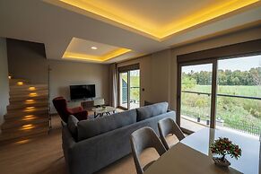 Lara Breeze Kundu Kanyon